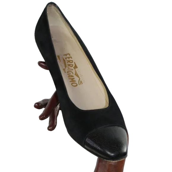 Salvatore Ferragamo Black Suede Classic Pump, Made in Italy, Size 10.5 - Picture 4 of 10